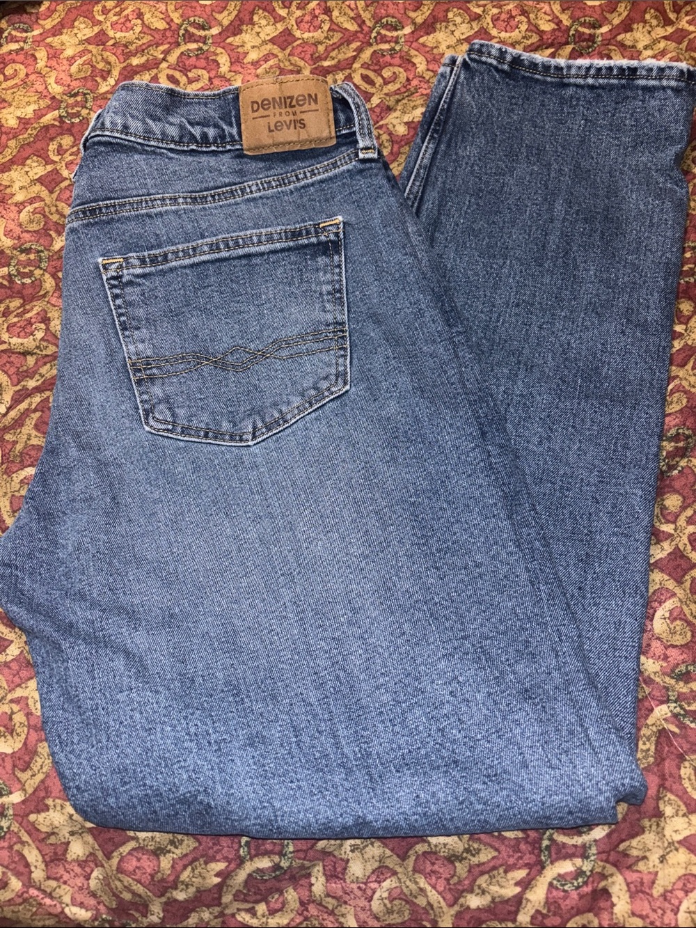 Levi's Straight Leg Medium Blue Denim Jeans
